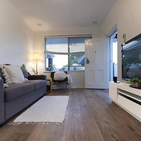2B Cozy House Near The Airport Villa Perth Exterior photo